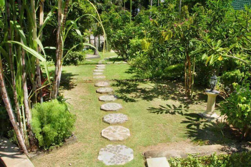 Villa Serene & Spa Mangsit Exterior foto